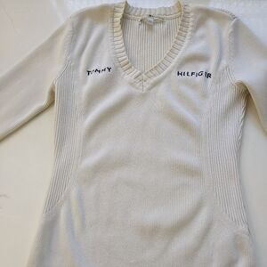 Tommy Hilfiger Women's V-Neck Sweater in White/Cream